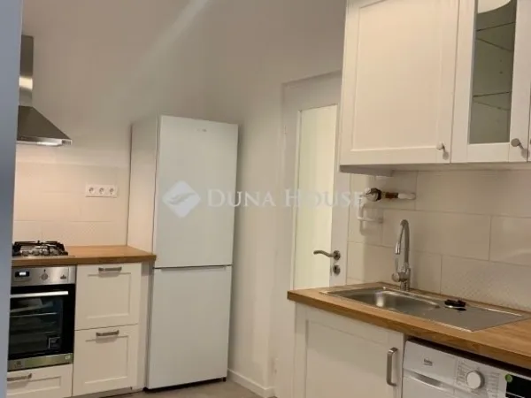 Eladó lakás Budapest VI. kerület 30 nm