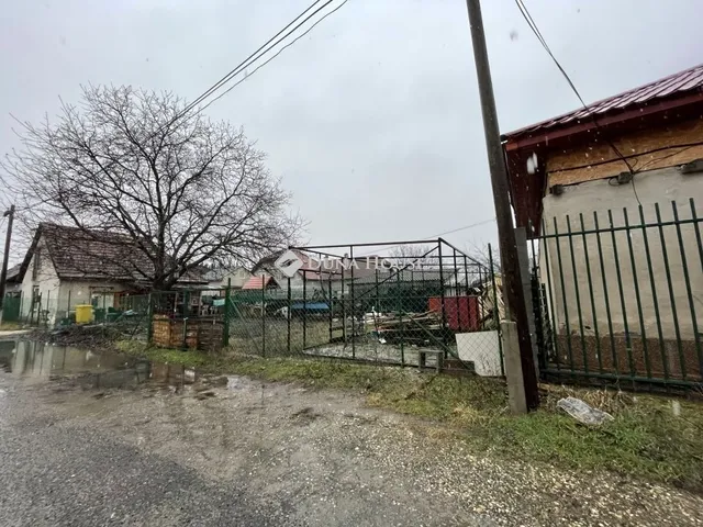 Eladó telek Gyál 2036 nm