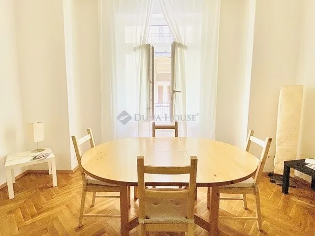 Eladó lakás Budapest V. kerület 63 nm
