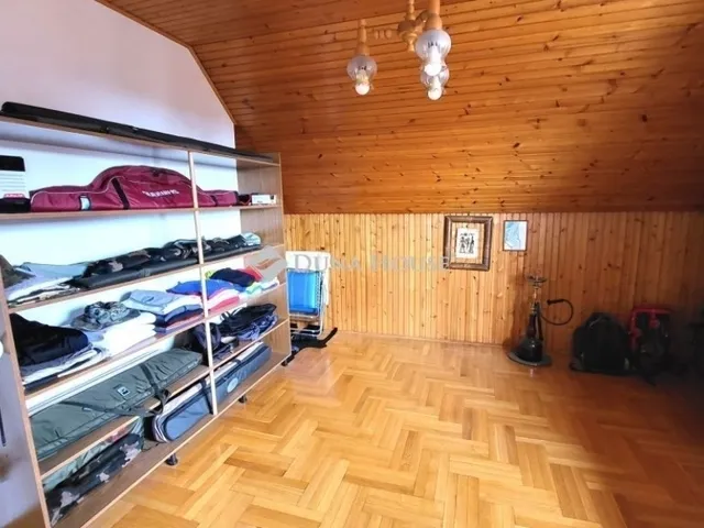 Eladó ház Érd 230 nm