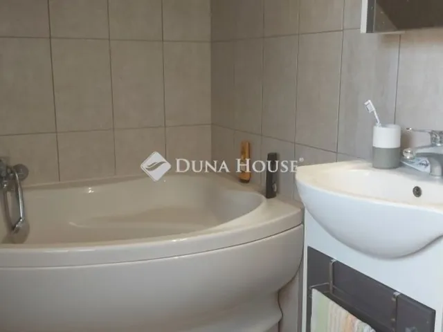 Eladó ház Budapest III. kerület 212 nm