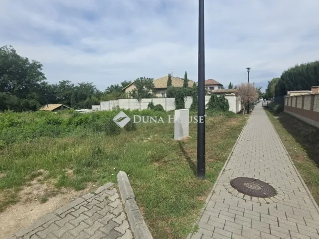Eladó telek Fót 927 nm
