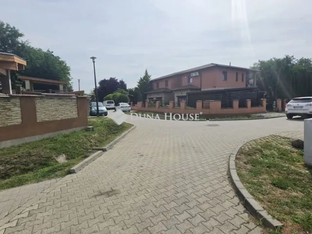 Eladó telek Fót 927 nm