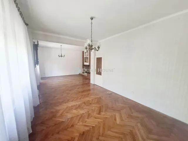 Eladó ház Vác 190 nm