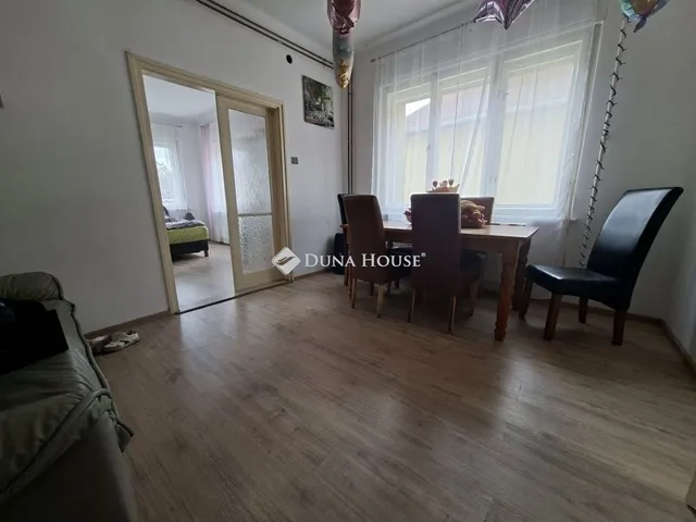 Eladó ház Fót 240 nm