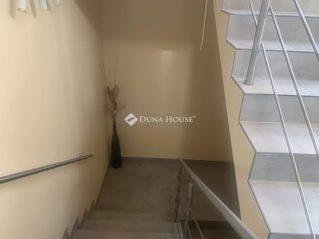 Eladó ház Erdőkertes 320 nm