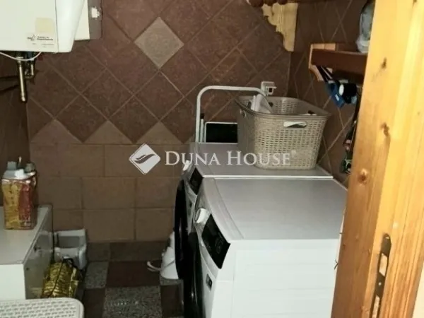 Eladó ház Erdőkertes 231 nm