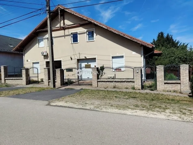 Eladó ház Gyál 160 nm