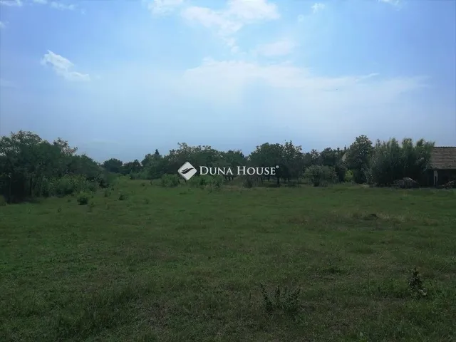 Eladó telek Tököl 4788 nm
