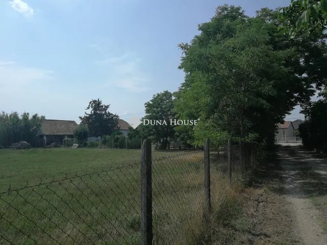 Eladó telek Tököl 4788 nm