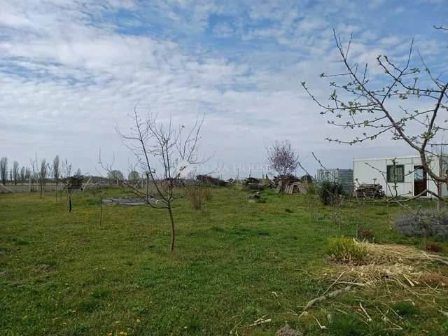 Eladó telek Szigetcsép 1038 nm