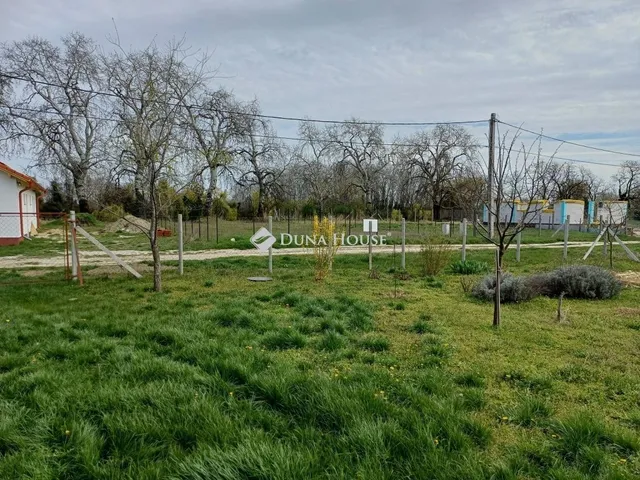 Eladó telek Szigetcsép 1038 nm