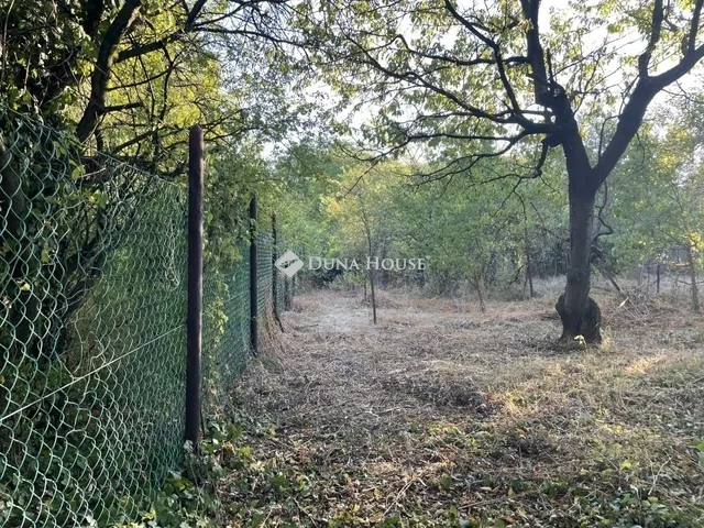 Eladó telek Budapest III. kerület 1000 nm