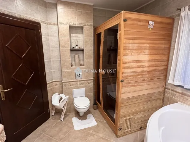 Eladó ház Vecsés 213 nm