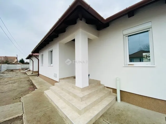 Eladó ház Monor 76 nm