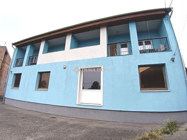 Eladó kereskedelmi és ipari ingatlan Üllő 360 nm