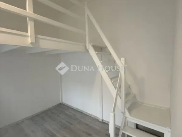 Eladó lakás Budapest VI. kerület 28 nm