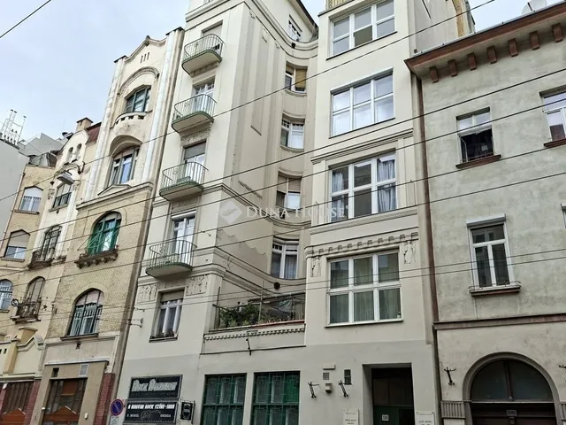 Eladó lakás Budapest VI. kerület 33 nm