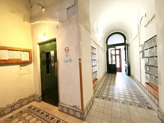 Eladó lakás Budapest V. kerület 74 nm