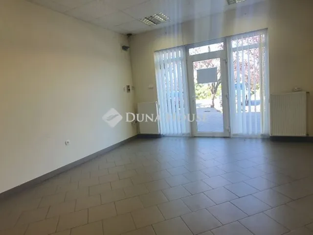 Eladó kereskedelmi és ipari ingatlan Dunaharaszti 29 nm