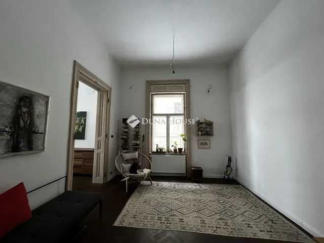 Eladó lakás Budapest VI. kerület 70 nm