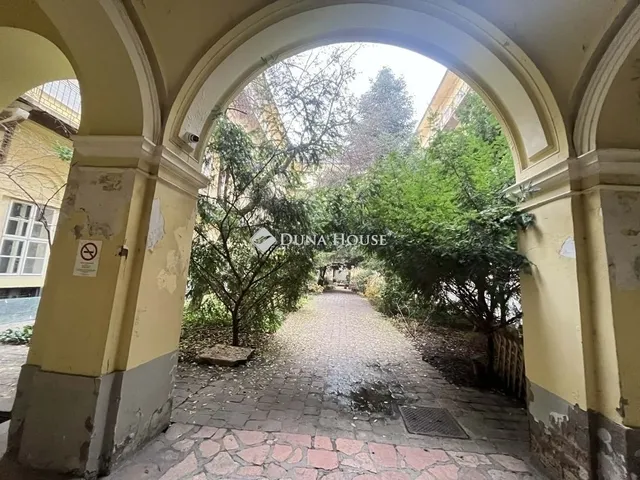 Eladó lakás Budapest VI. kerület 44 nm