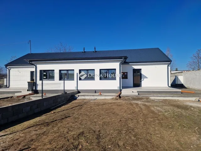 Eladó ház Baja 76 nm