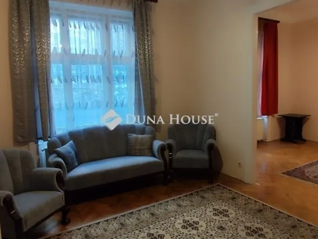 Eladó lakás Budapest VI. kerület 72 nm