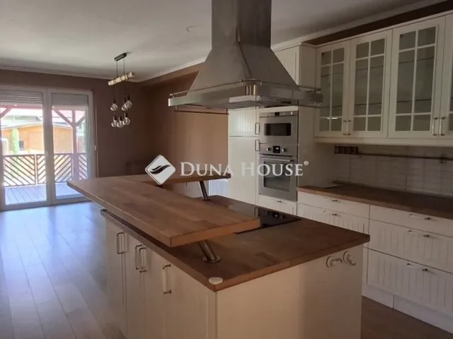 Eladó lakás Dunaharaszti 133 nm