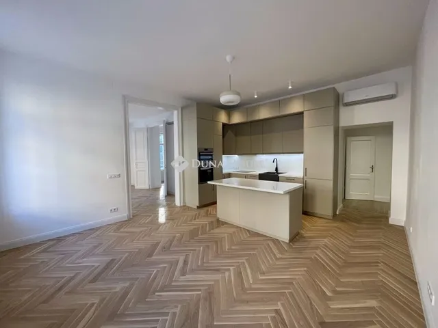 Eladó lakás Budapest VI. kerület 100 nm