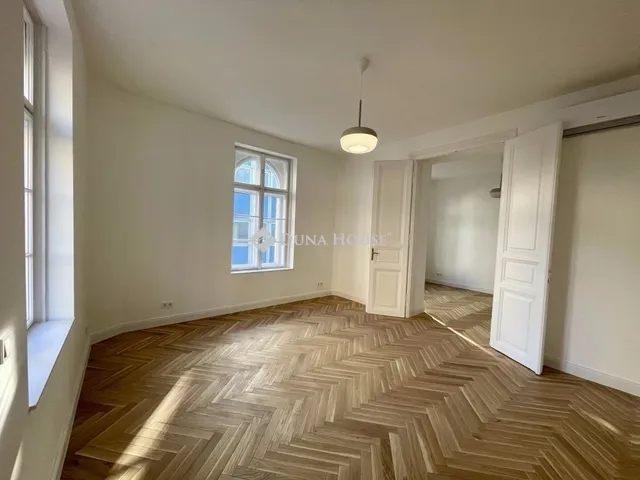 Eladó lakás Budapest VI. kerület 100 nm