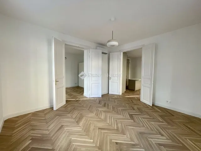 Eladó lakás Budapest VI. kerület 100 nm