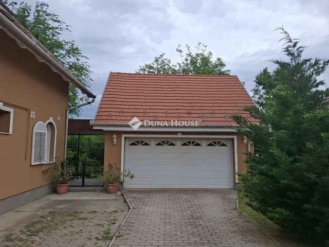 Eladó ház Vecsés 110 nm