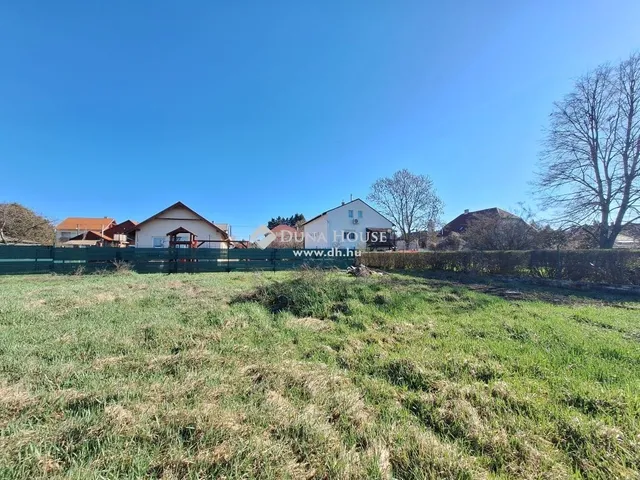 Eladó telek Péteri 2863 nm
