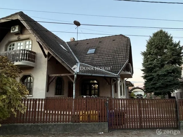 Eladó ház Dunaharaszti 260 nm