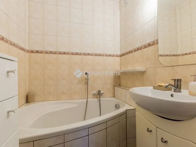 Eladó lakás Budapest X. kerület 71 nm