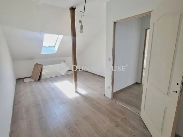 Eladó ház Fót 270 nm