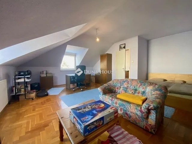 Eladó ház Budapest XVI. kerület 222 nm