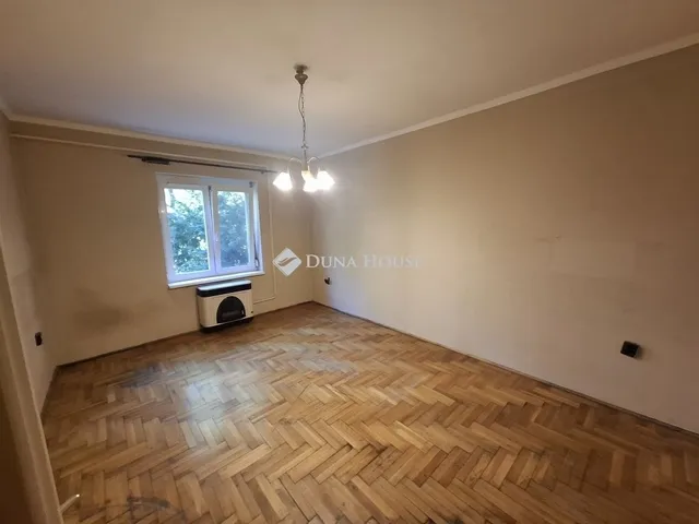 Eladó lakás Budapest III. kerület 73 nm