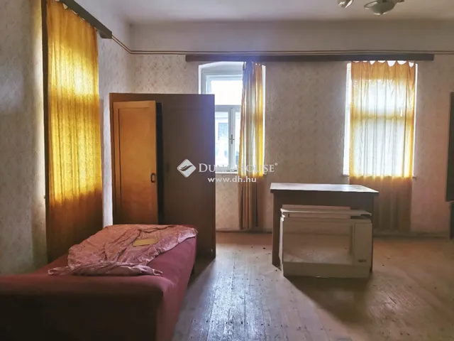 Eladó ház Alsóregmec 220 nm