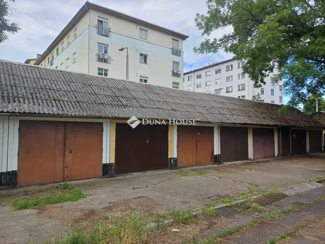 Eladó garázs Miskolc 18 nm