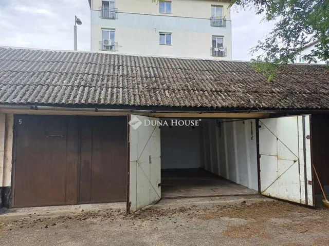 Eladó garázs Miskolc 18 nm