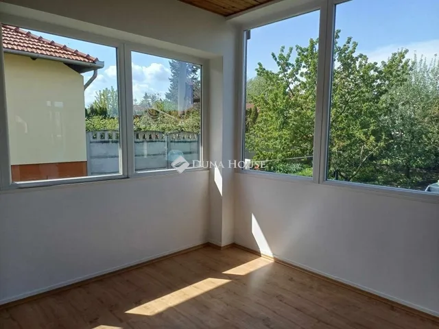 Eladó ház Szirmabesenyő 120 nm