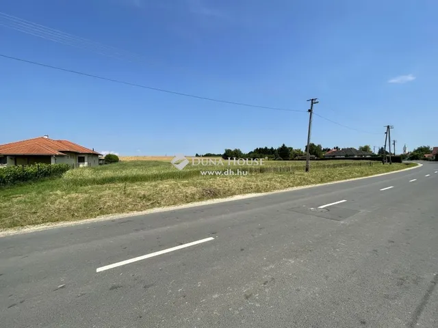 Eladó telek Egyházasrádóc 9373 nm