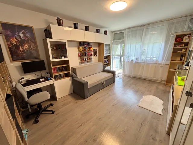 Eladó lakás Szombathely, Derkovits-lakótelep 62 nm