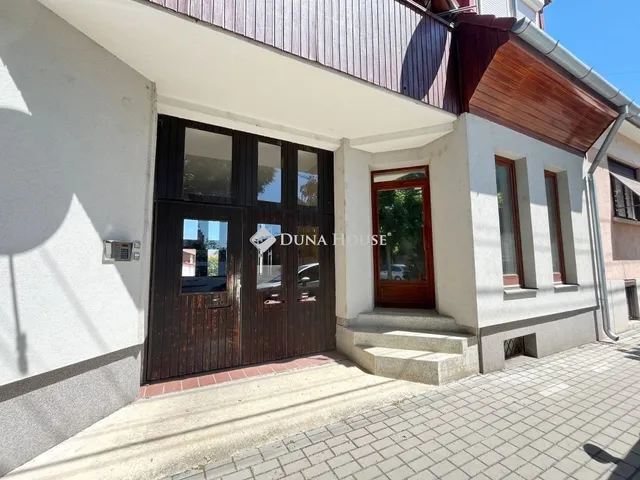 Eladó kereskedelmi és ipari ingatlan Szombathely 25 nm