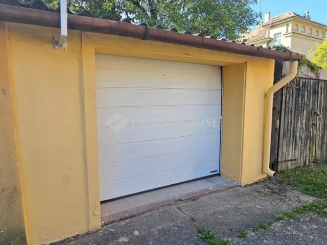 Eladó garázs Szombathely, Belváros 15 nm