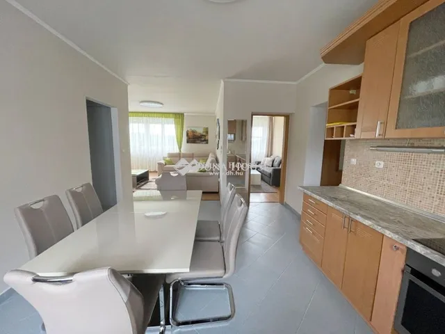 Kiadó lakás Szombathely, Oladi lakótelep 85 nm