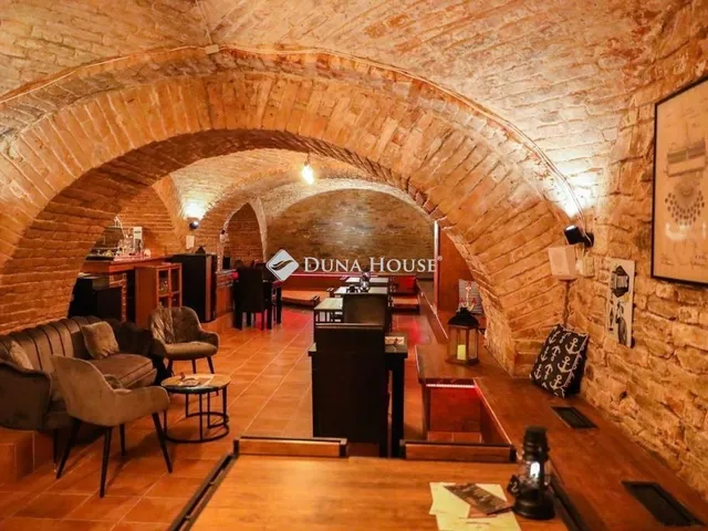 Kiadó kereskedelmi és ipari ingatlan Szombathely, Belváros 171 nm