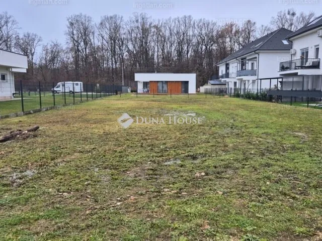 Eladó telek Sárvár 676 nm